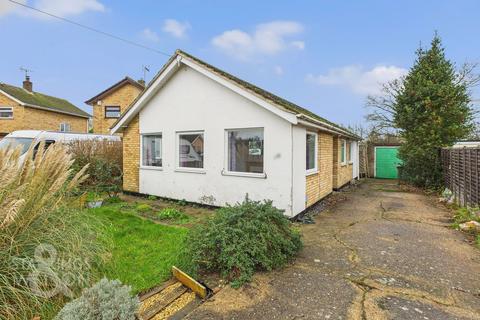 3 bedroom detached bungalow for sale, Elms Close, Earsham, Bungay