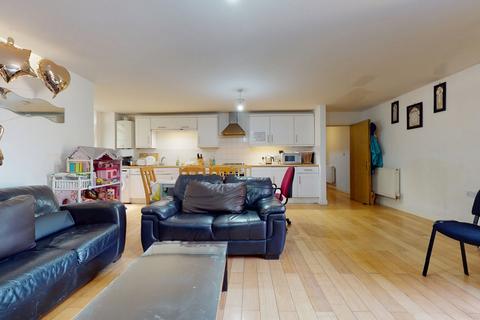 2 bedroom ground floor flat to rent, Laugan Walk