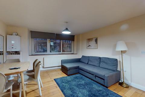 2 bedroom flat to rent, Laugan Walk