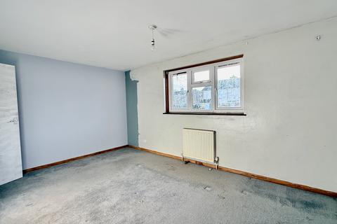 2 bedroom terraced house for sale, 143 Henson Park, Chard, Somerset TA20 1NL