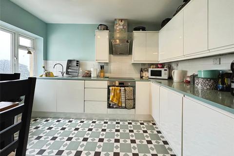 2 bedroom apartment for sale, Marine Parade East, Clacton-on-Sea, Essex