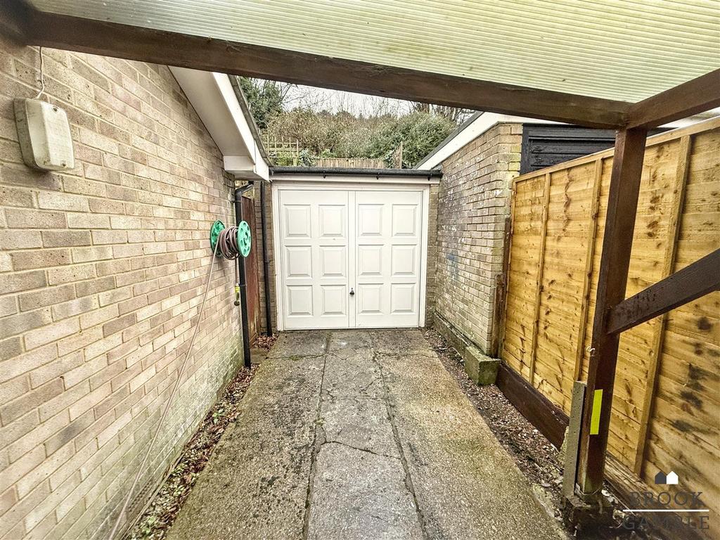 01323 438506