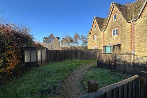 2 bedroom terraced house for sale, Hill Corner Road, Chippenham