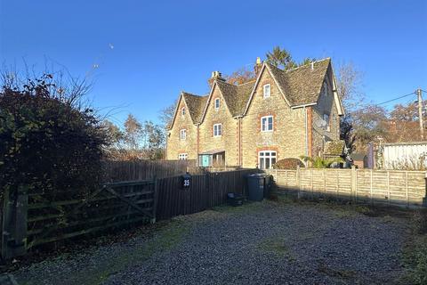 2 bedroom terraced house for sale, Hill Corner Road, Chippenham