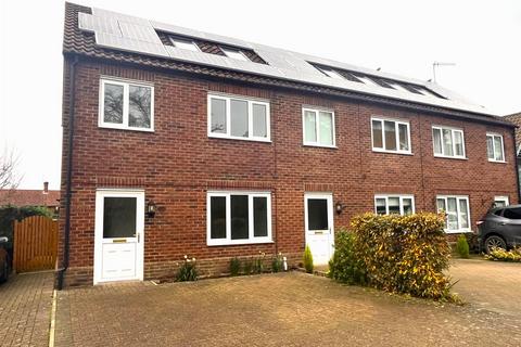4 bedroom townhouse to rent, Leiston