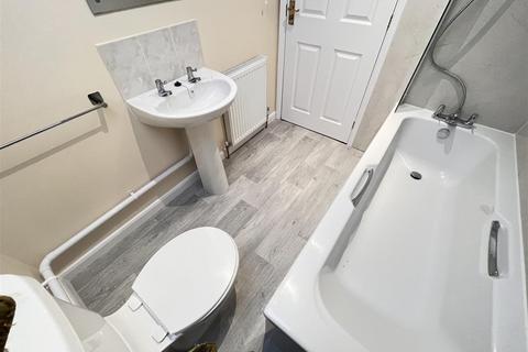 4 bedroom townhouse to rent, Leiston