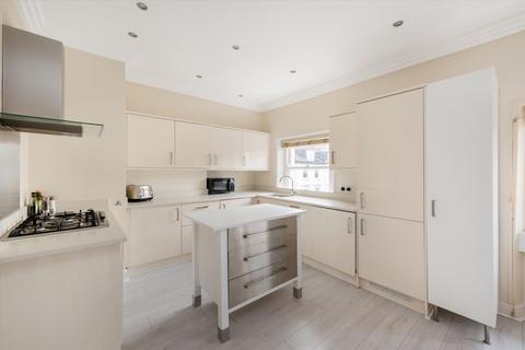 undefined, Belsize Square, Belsize Park, London, NW3