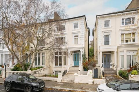 undefined, Belsize Square, Belsize Park, London, NW3