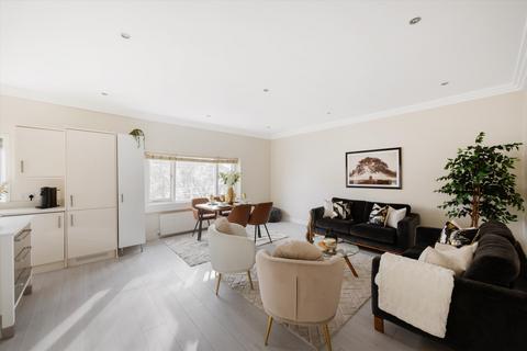 3 bedroom flat for sale, Belsize Square, Belsize Park, London, NW3