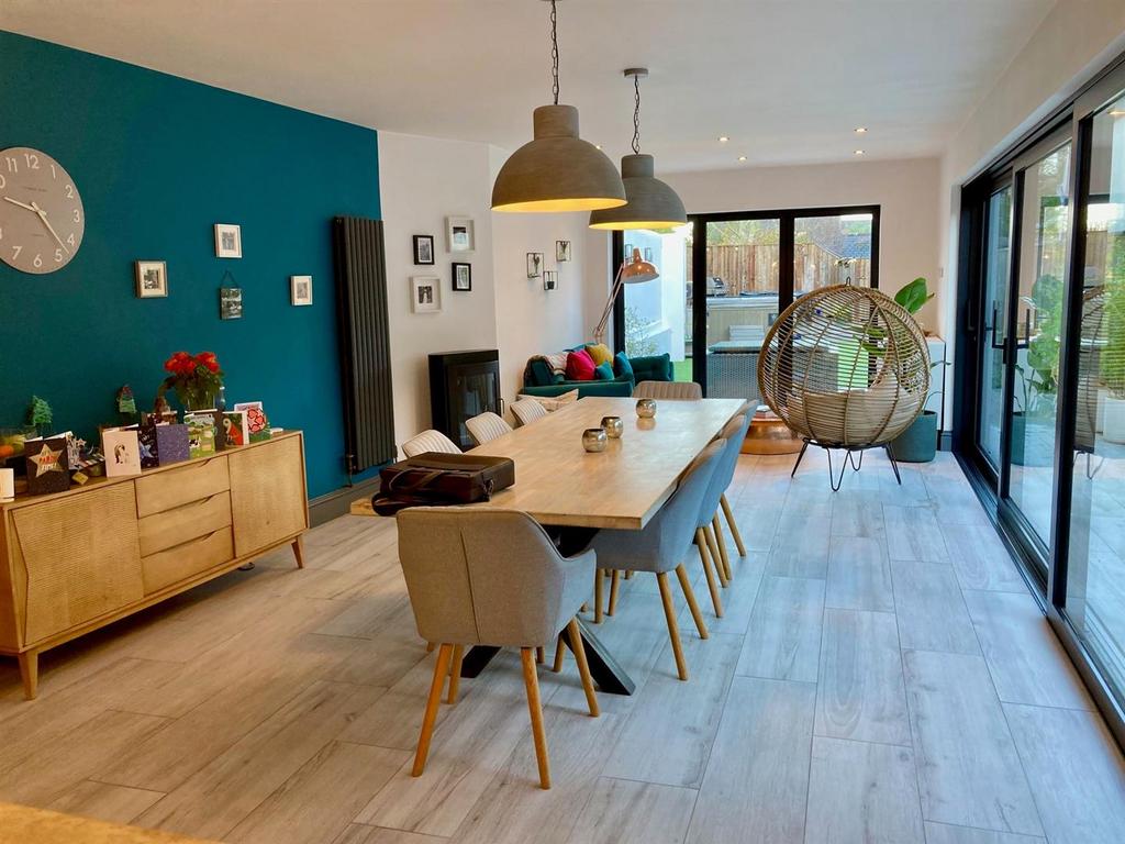 Family Room 2.jpg