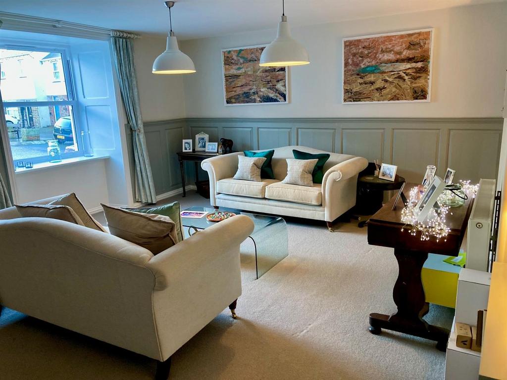 Lounge Area 1.jpg
