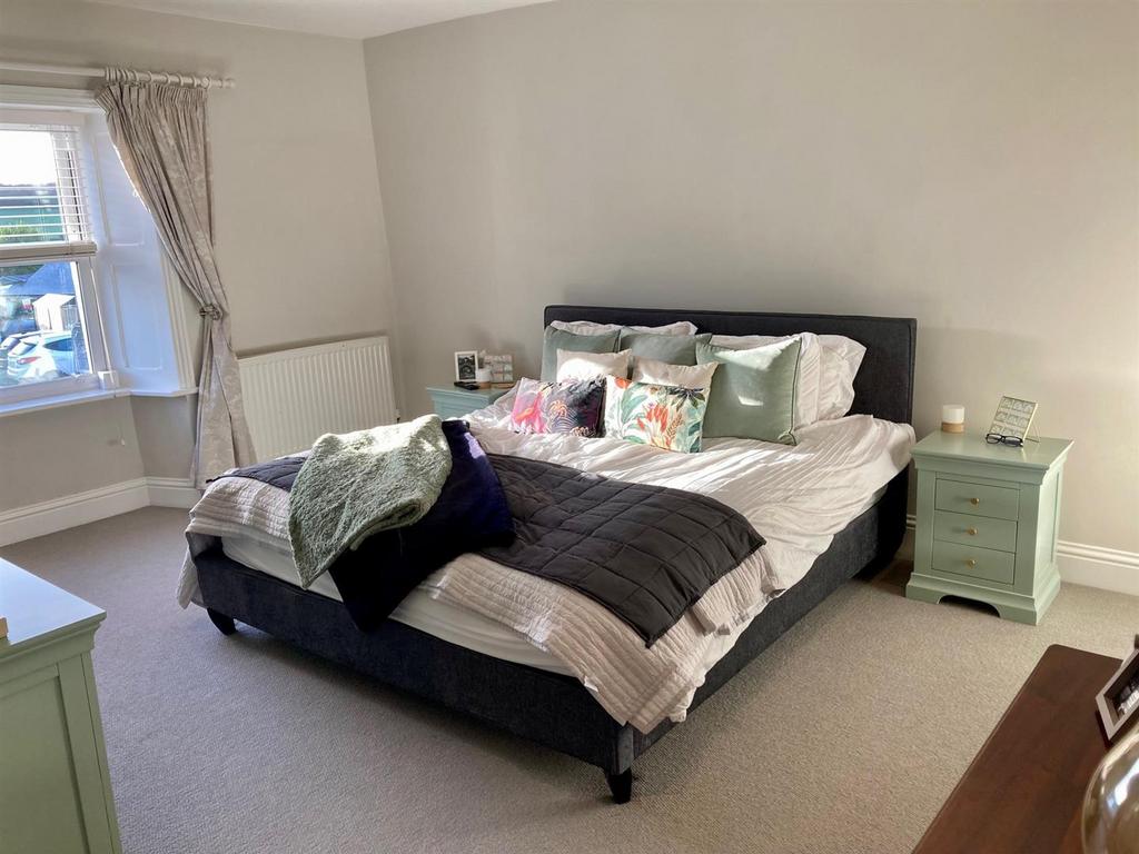 Bed1.jpg