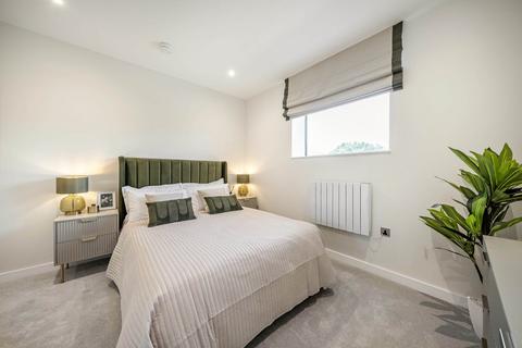 2 bedroom apartment to rent, Eastworth Road, Chertsey KT16
