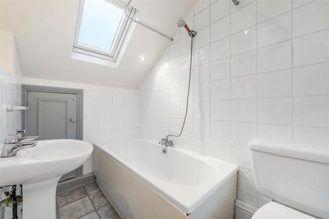 2 bedroom flat for sale, Knights Hill, West Norwood, SE27