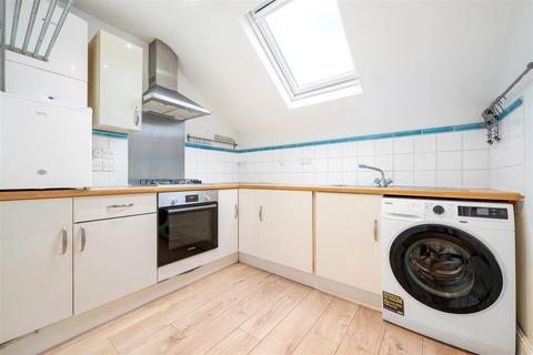 2 bedroom flat for sale, Knights Hill, West Norwood, SE27