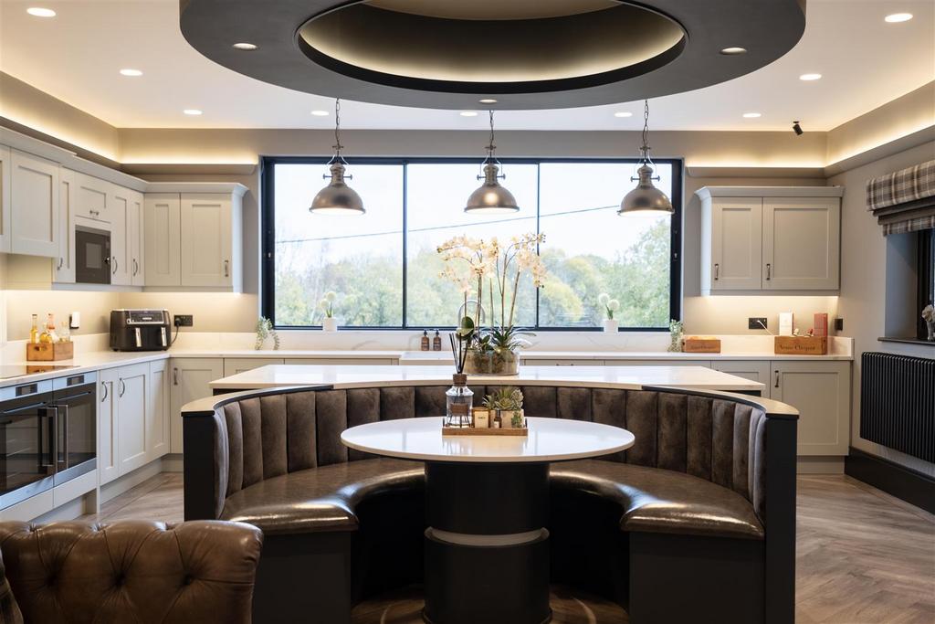 Open Plan Kitchen/ Dining/ Living