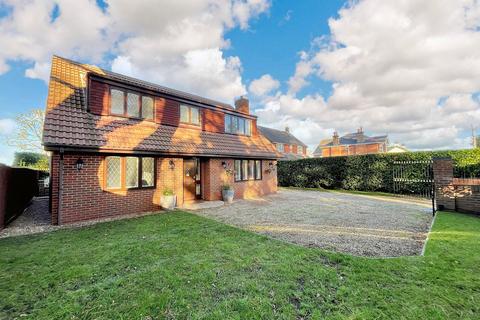 4 bedroom detached house for sale, Corfe Mullen