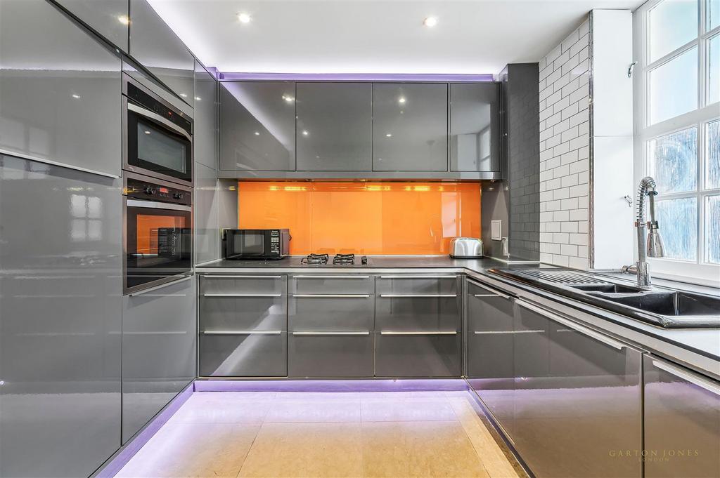 Kitchen.JPG