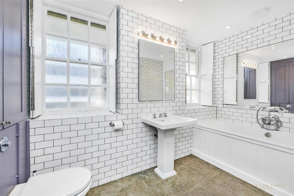 Bathroom.JPG