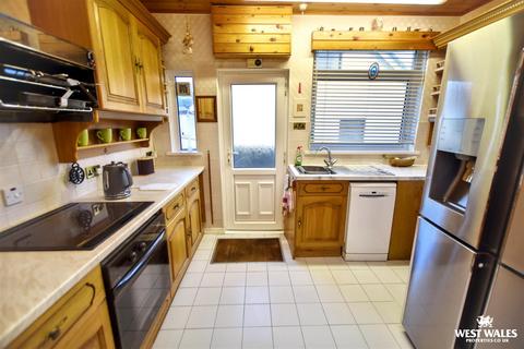 3 bedroom semi-detached bungalow for sale, Brickhurst Park, Johnston, Haverfordwest