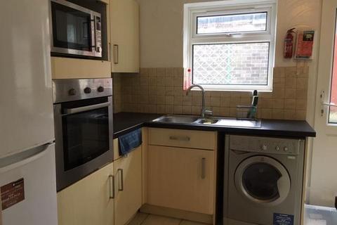 4 bedroom semi-detached house to rent, Manton Road, Brighton