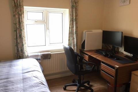 4 bedroom semi-detached house to rent, Manton Road, Brighton