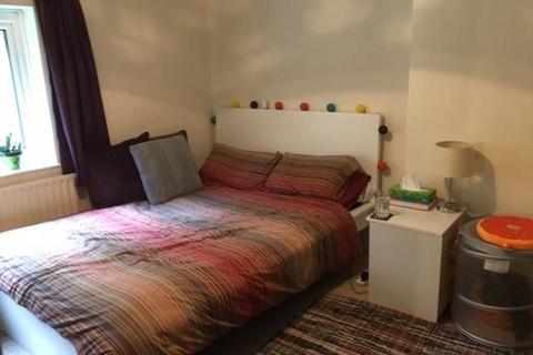 4 bedroom semi-detached house to rent, Manton Road, Brighton