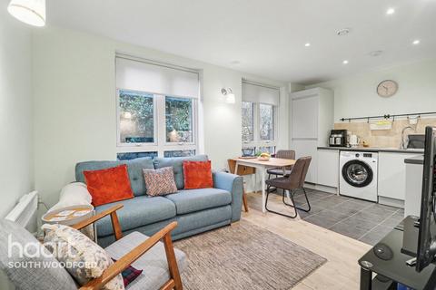 2 bedroom flat for sale, Eaton Court, South Woodford