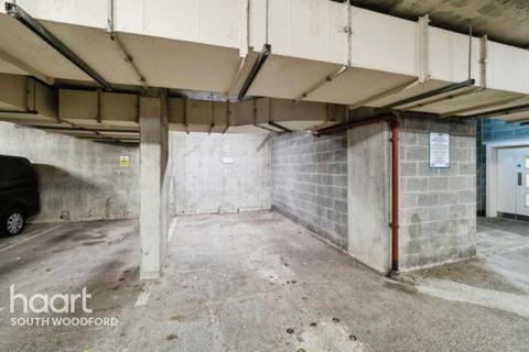 2 bedroom flat for sale, Eaton Court, South Woodford