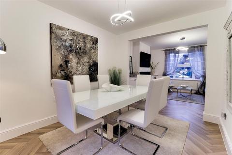 3 bedroom house to rent, Josephs Road, Guildford GU1