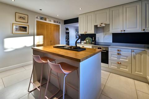 3 bedroom semi-detached house for sale, Elms View, Ashbourne, DE6
