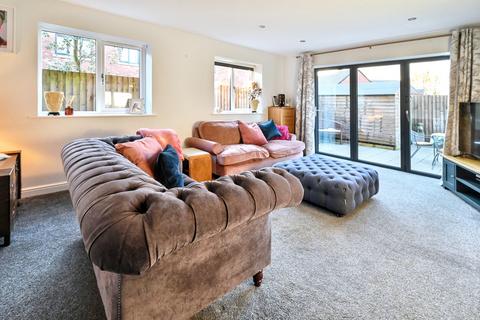 3 bedroom semi-detached house for sale, Elms View, Ashbourne, DE6