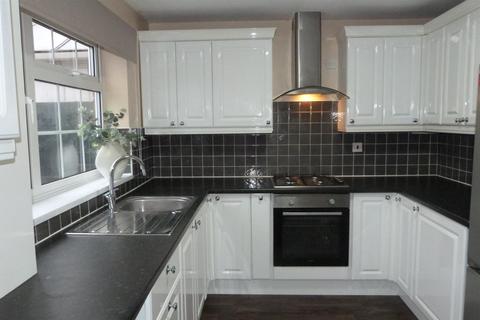 2 bedroom terraced house to rent, Hardwick Crescent, Syston