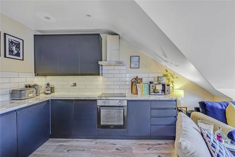 2 bedroom apartment for sale, Larkfield Road, Richmond, TW9