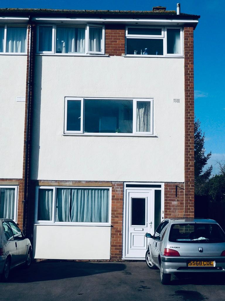 Well-maintained three-storey terraced house fro...