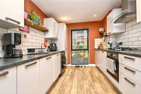 4 bedroom semi-detached house for sale, Tambora Square, Eastbourne