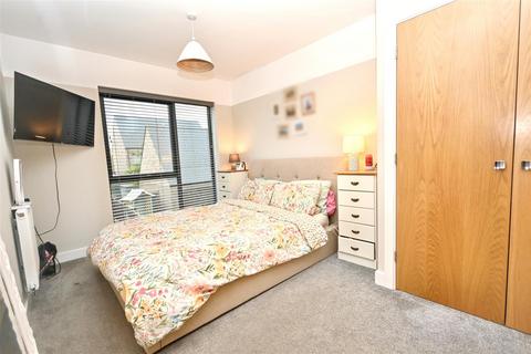 4 bedroom semi-detached house for sale, Tambora Square, Eastbourne