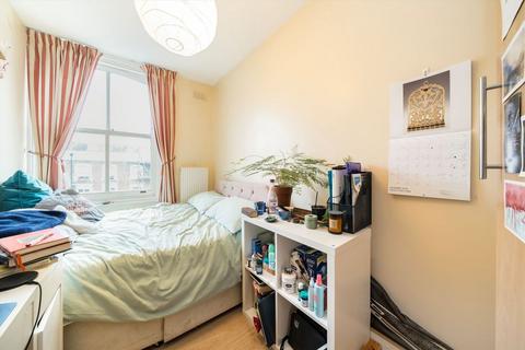 3 bedroom flat to rent, Gaisford Street, London NW5