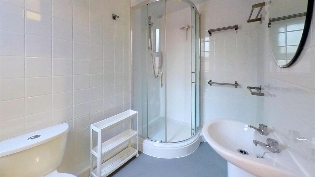 209-Francis-Avenue-Bathroom.jpg