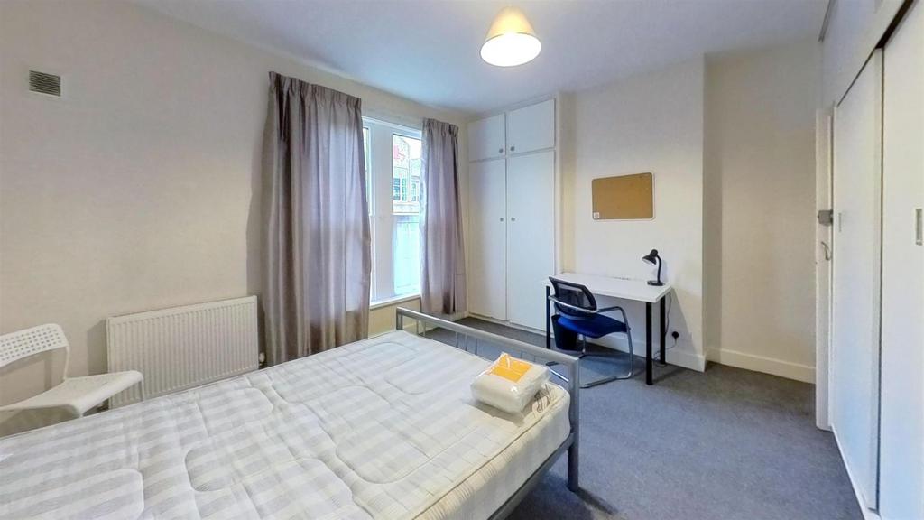 209-Francis-Avenue-Bedroom.jpg