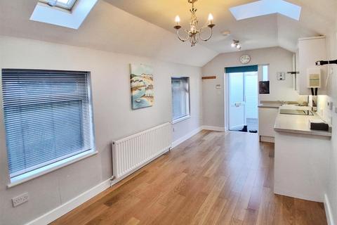 1 bedroom cottage to rent, Oxford Street, Whitstable