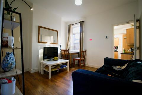 3 bedroom terraced house to rent, Dawlish Road, Birmingham B29