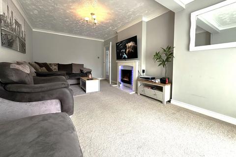 2 bedroom bungalow for sale, Kilbourn Road, NR33 7DS