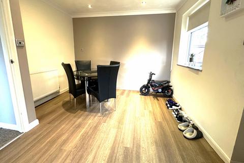 2 bedroom bungalow for sale, Kilbourn Road, NR33 7DS