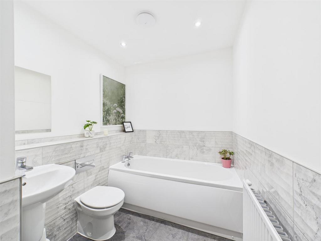 Bath 1.jpg