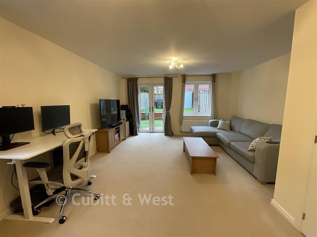 Lounge/Dining Room