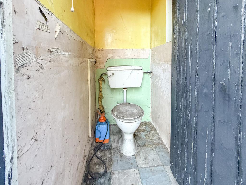 Outdoor toilet