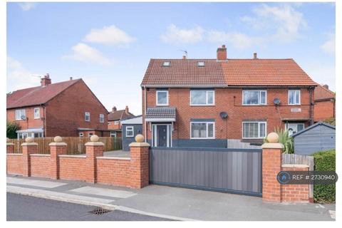 undefined, Fairleigh Road, Tingley, Wakefield, WF3