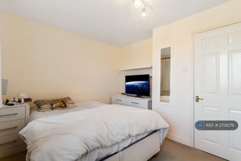 1 bedroom flat to rent, Lucas Gardens, London, N2