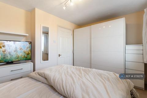 1 bedroom flat to rent, Lucas Gardens, London, N2